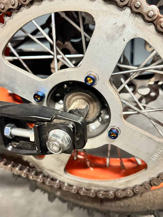 Tuttio sprocket bolts